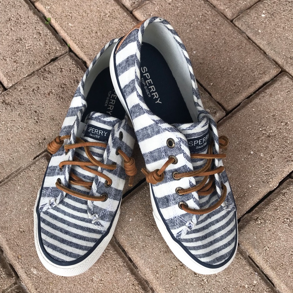 Sperry women’s striped canvas boat shoes 6.5m